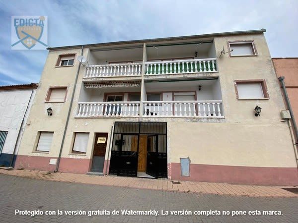 Vista exterior de Local en venta en Juarros de Voltoya