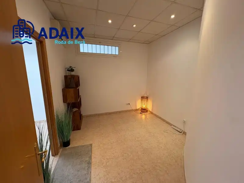 Commercial properties for rent in Roda de Berà  with Air Conditioner