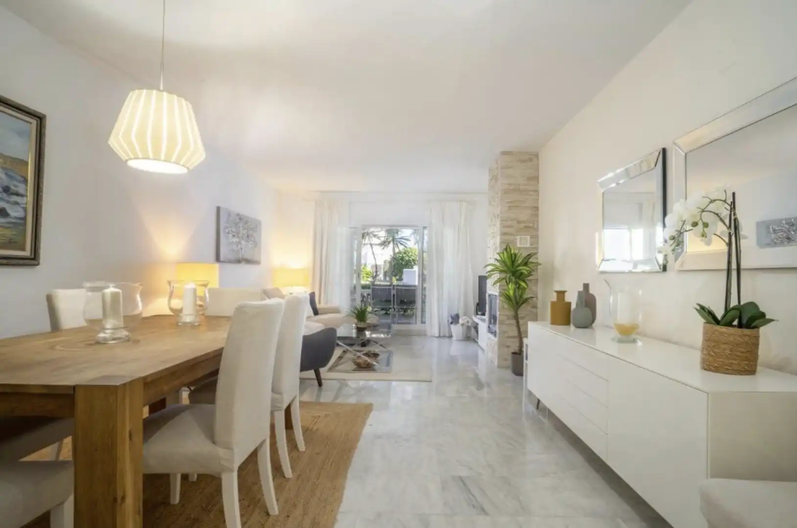 Living room of Ground floor for rent in Marbella  with Air Conditioner, Swimming Pool and Furnished
