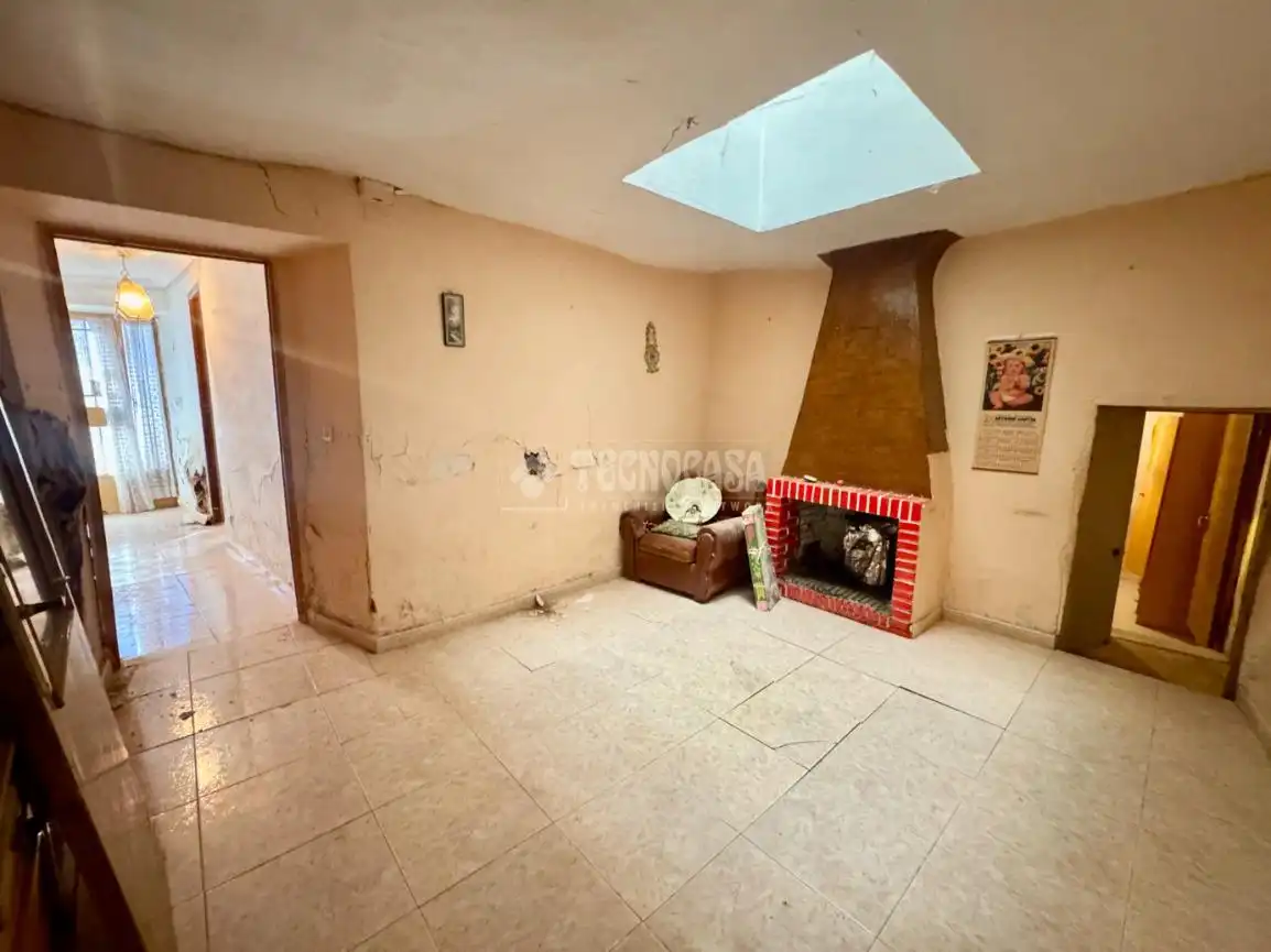 Casa adosada en venda en Tórtola de Henares amb Calefacció