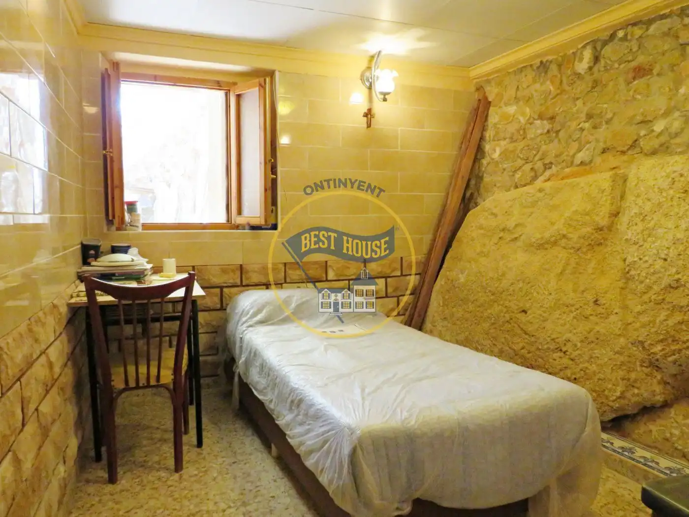Houses for sale in Montesa  with Terrace and Furnished
