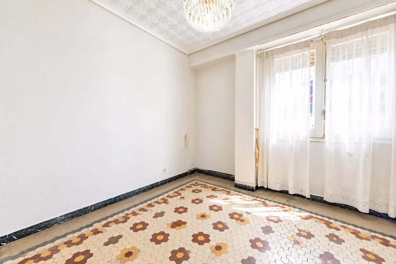 Flat with terrace for sale in Extramurs, imagen 25