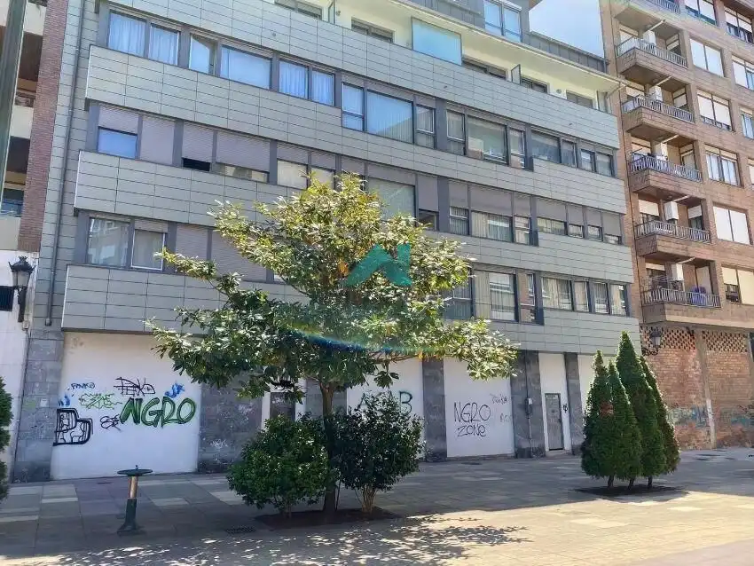 Außenansicht von Geschaftsraum zur Miete in Torrelavega 