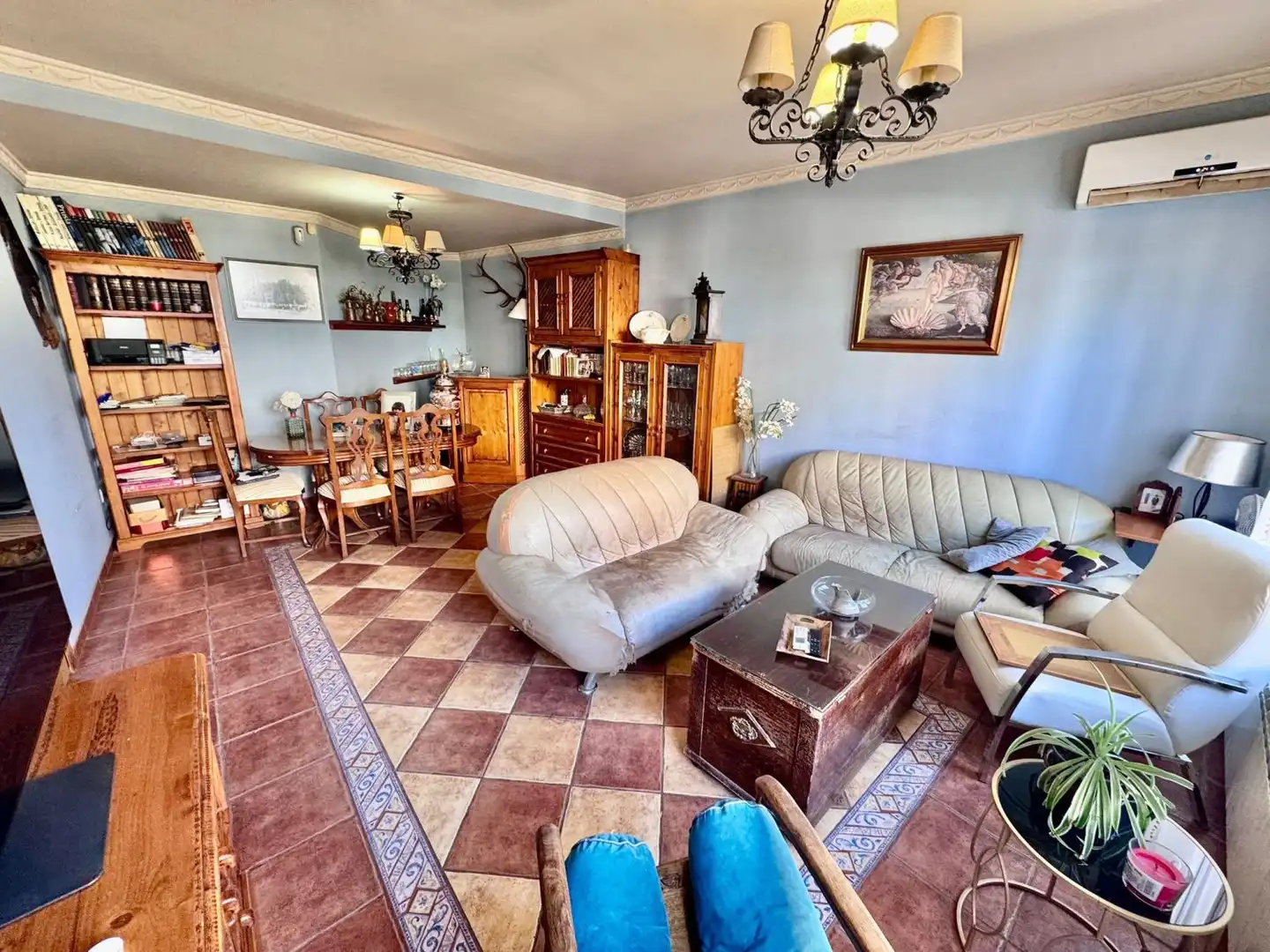 Living room of Detached homes for sale in Valdepeñas  with Air Conditioner and Heating
