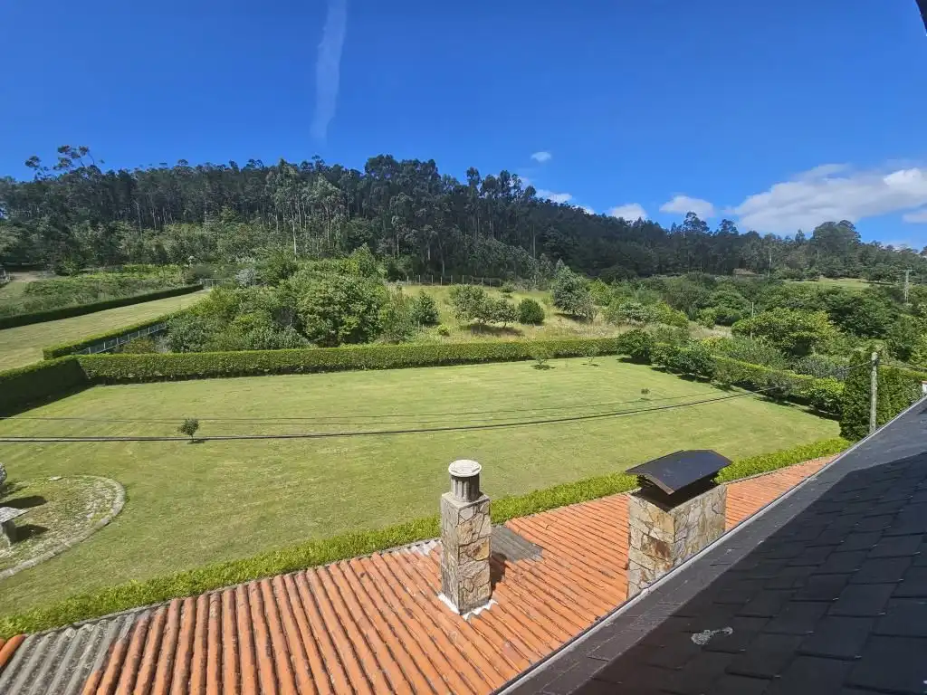 Jardí de Casa o xalet en venda en Boiro amb Calefacció, Parquet i Terrassa