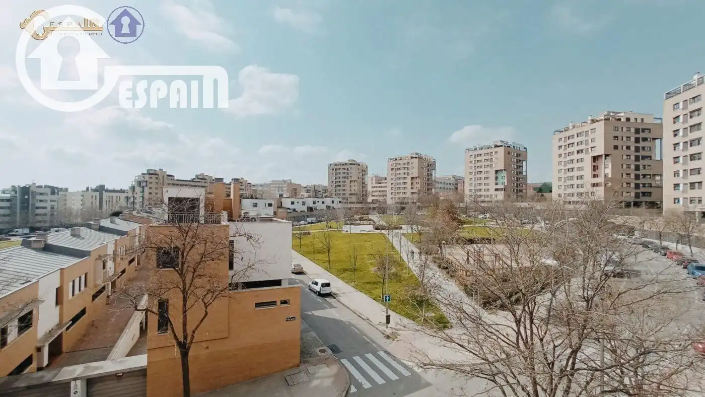 Vista exterior de Piso en venta en Madrid con Aire acondicionado, Calefacción y Jardín privado