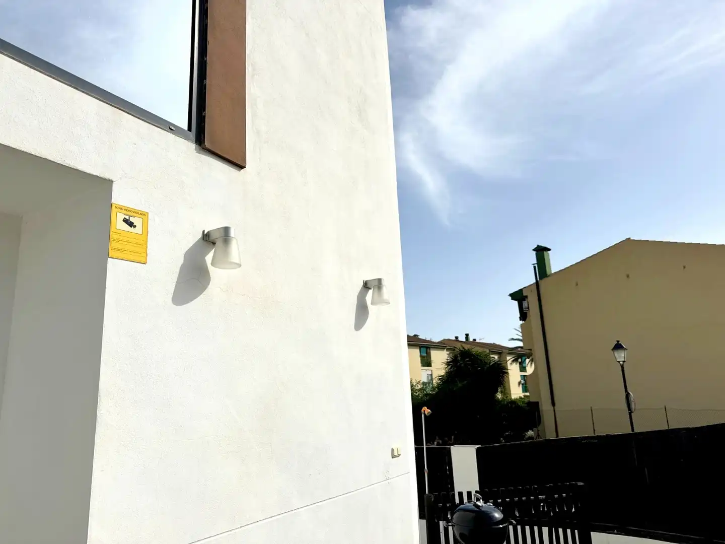 Casa con piscina en venta en Calle Gremios, imagen 2
