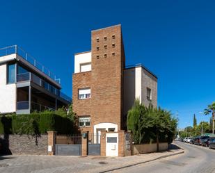 Vista exterior de Casa o xalet en venda en  Granada Capital amb Calefacció, Jardí privat i Terrassa