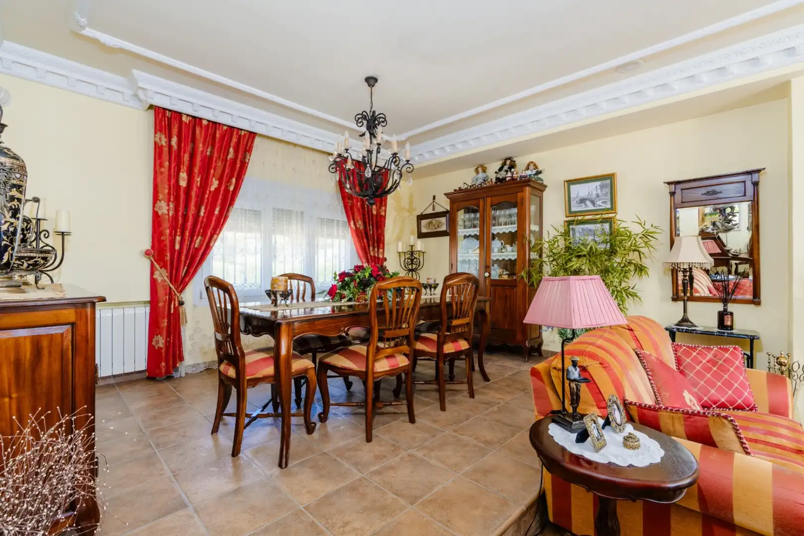 Comedor de Casa o chalet en venta en San Vicente del Raspeig / Sant Vicent del Raspeig con Aire acondicionado, Calefacción y Jardín privado