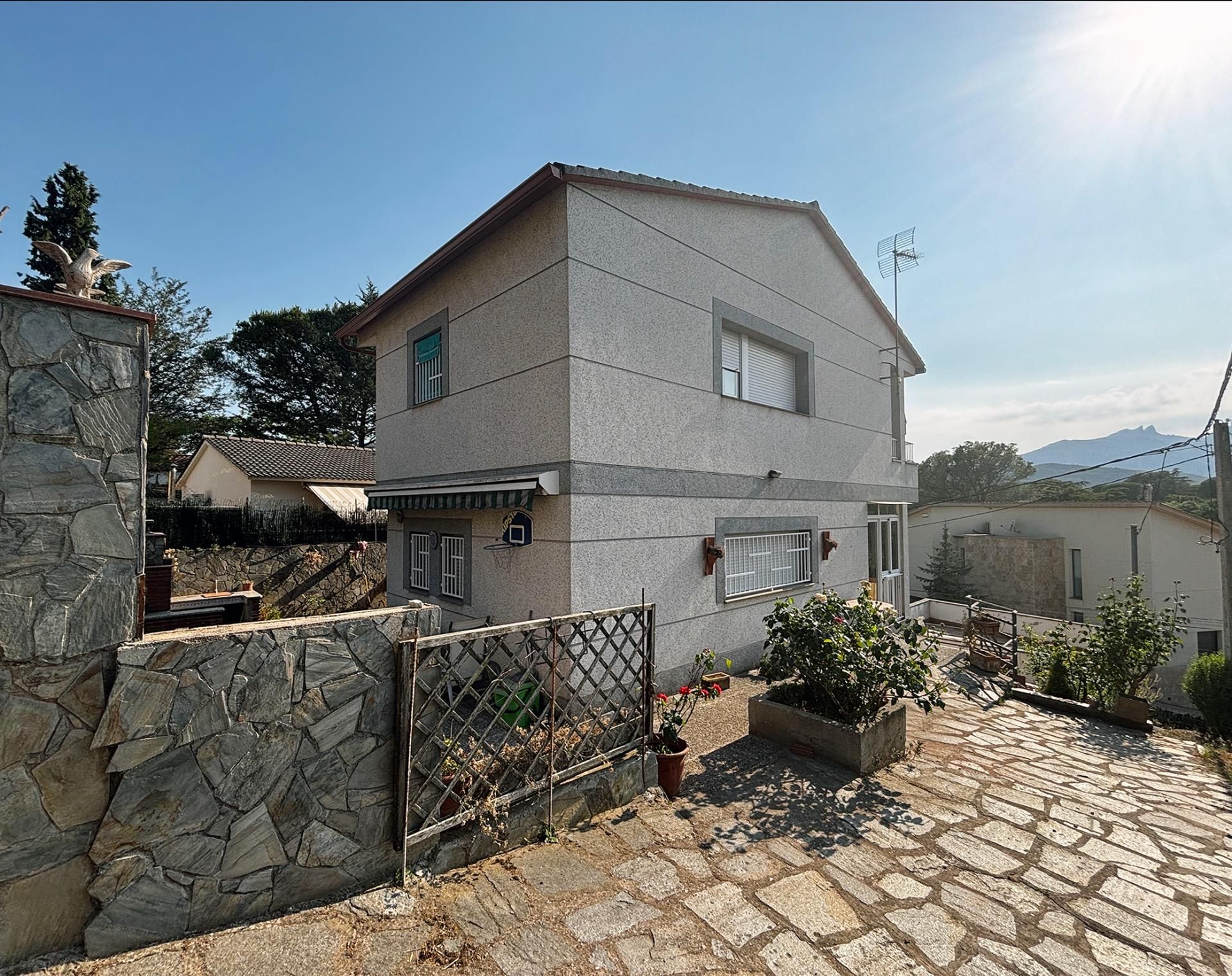 Vista exterior de Casa o xalet en venda en Vacarisses amb Calefacció, Jardí privat i Terrassa