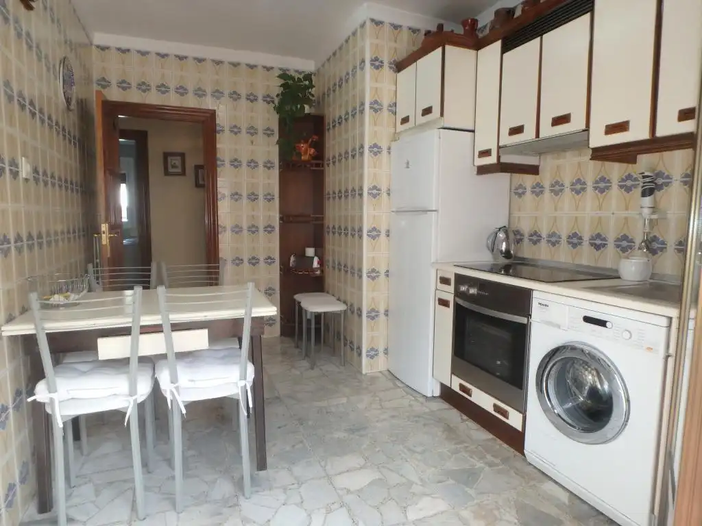 Küche von Wohnung zum Verkauf in  Pamplona / Iruña mit Heizung und Terrasse