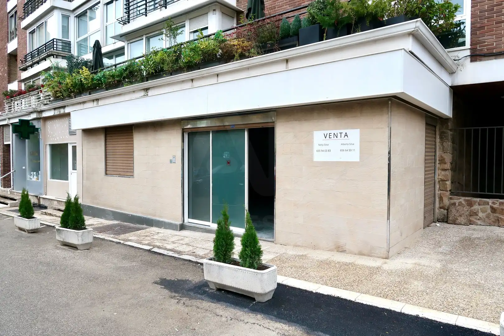 Vista exterior de Local en venda en Madrid