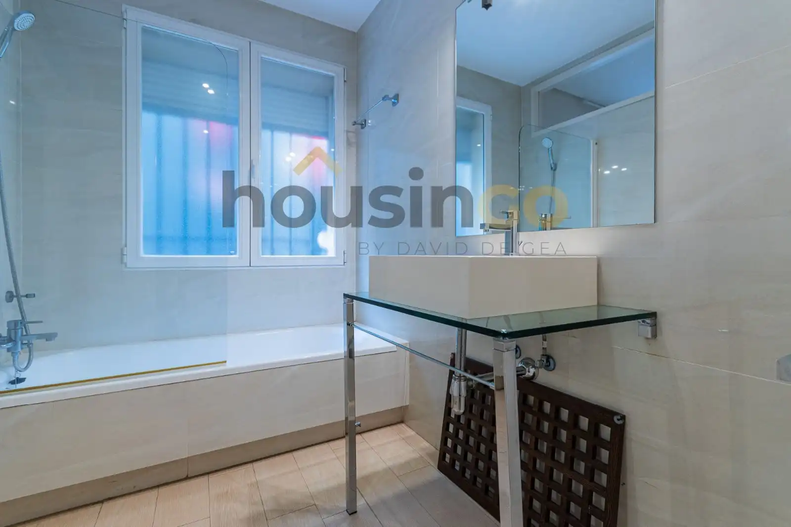 Baño de Piso en venta en Madrid con Aire acondicionado, Calefacción y Amueblado