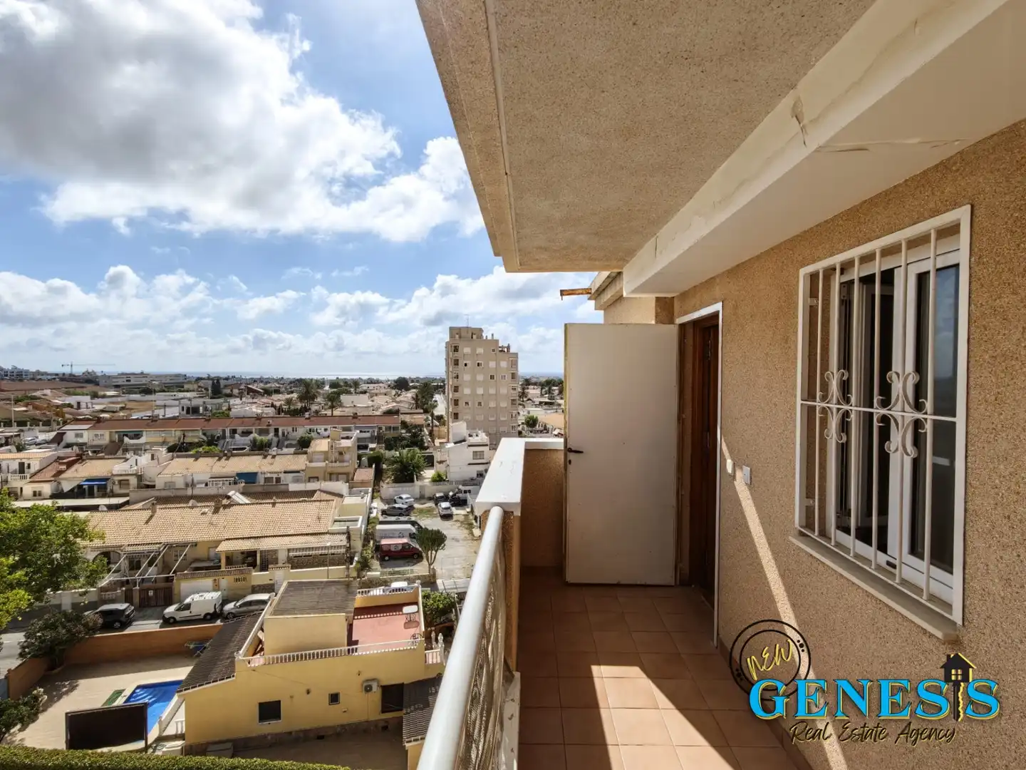 Terrassa de Apartament en venda en Torrevieja amb Moblat, Rentadora i Balcó