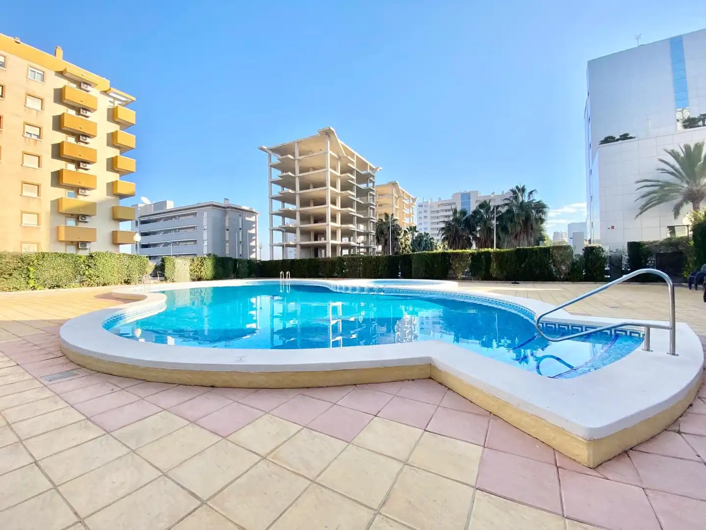Apartamento con terraza en alquiler en Puerto Deportivo, imagen 35