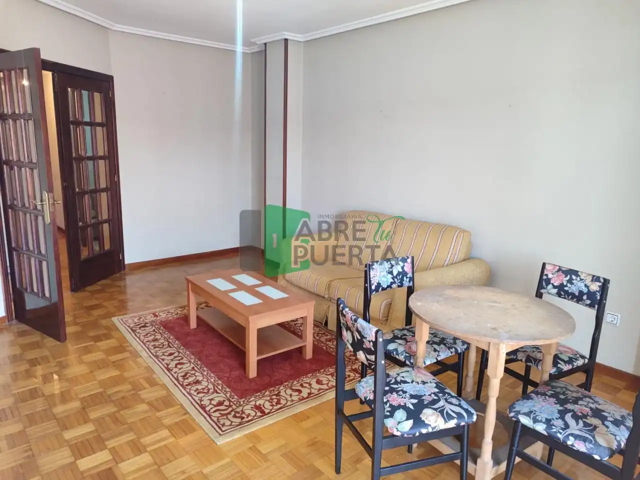 Sala de estar de Piso en venta en Ourense Capital  con Calefacción, Parquet y Trastero