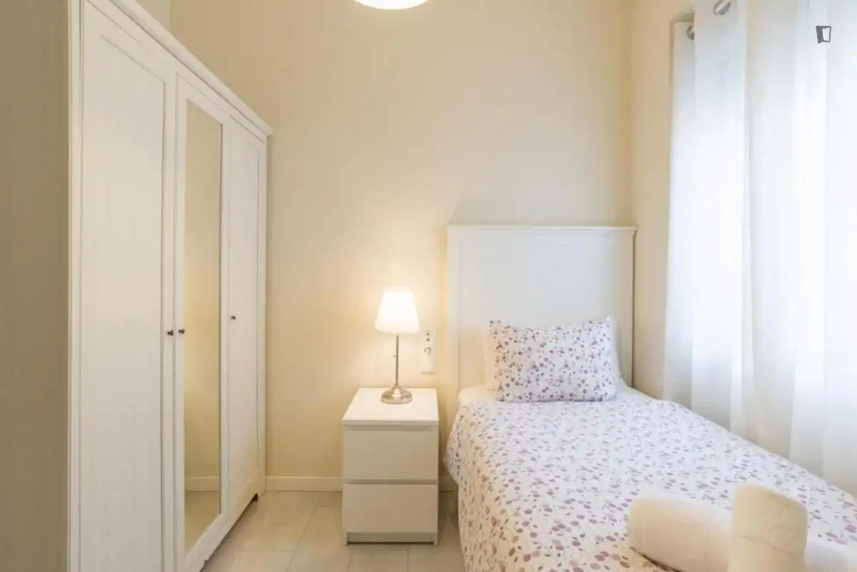 Dormitori de Apartament de lloguer en Málaga amb Aire condicionat, Moblat i Forn