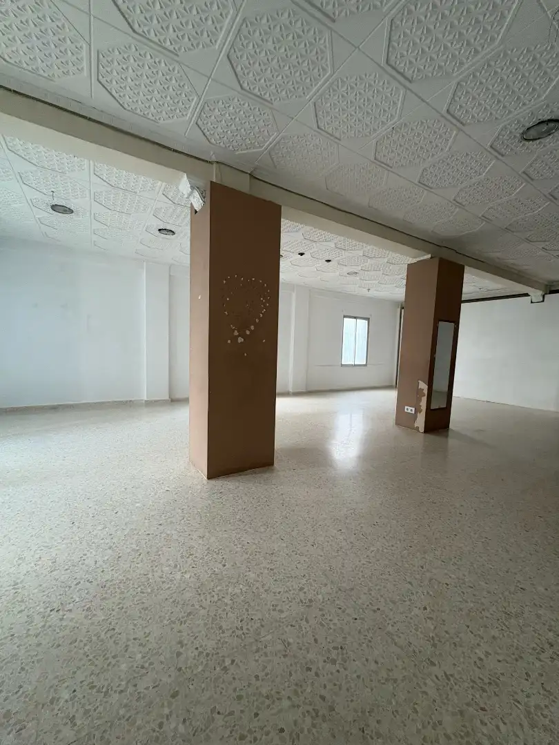 Local en venta en Carmona con Aire acondicionado