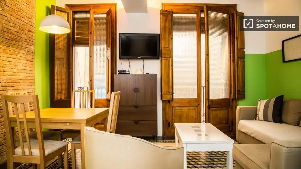 Flat with terrace to rent in Ciutat Vella, imagen 3