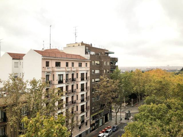 Piso en Alquiler en REINA CRISTINA en Jerónimos