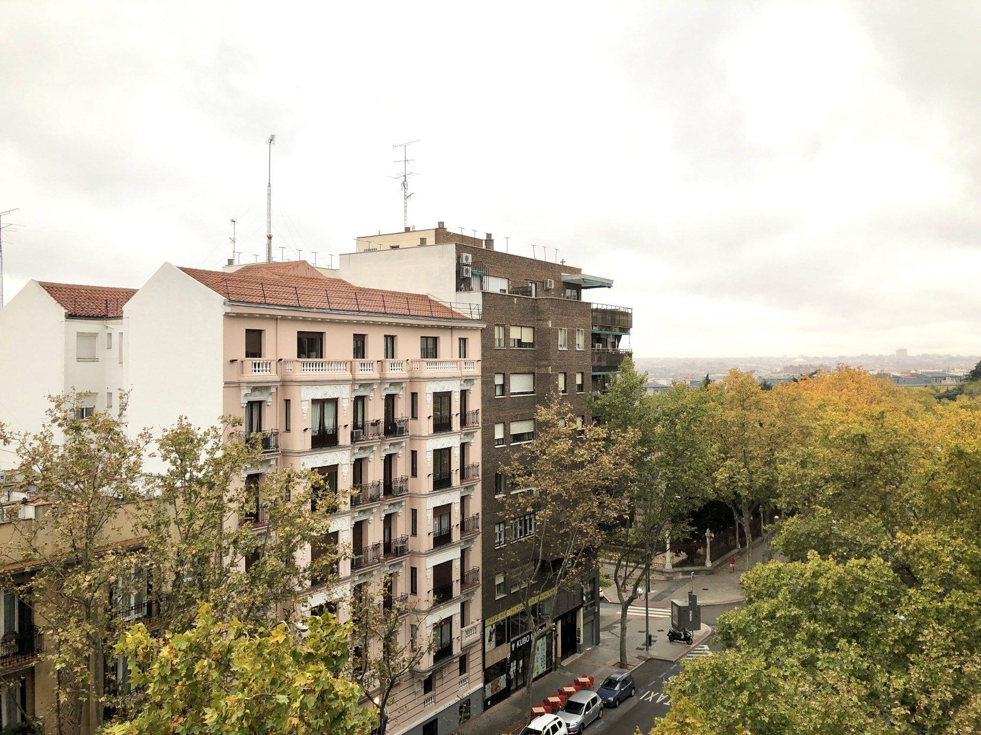 Exterior view of Flat to rent in  Madrid Capital  with Air Conditioner, Heating and Terrace