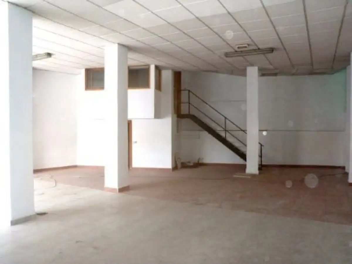 Local comercial en venda a Casco Urbano