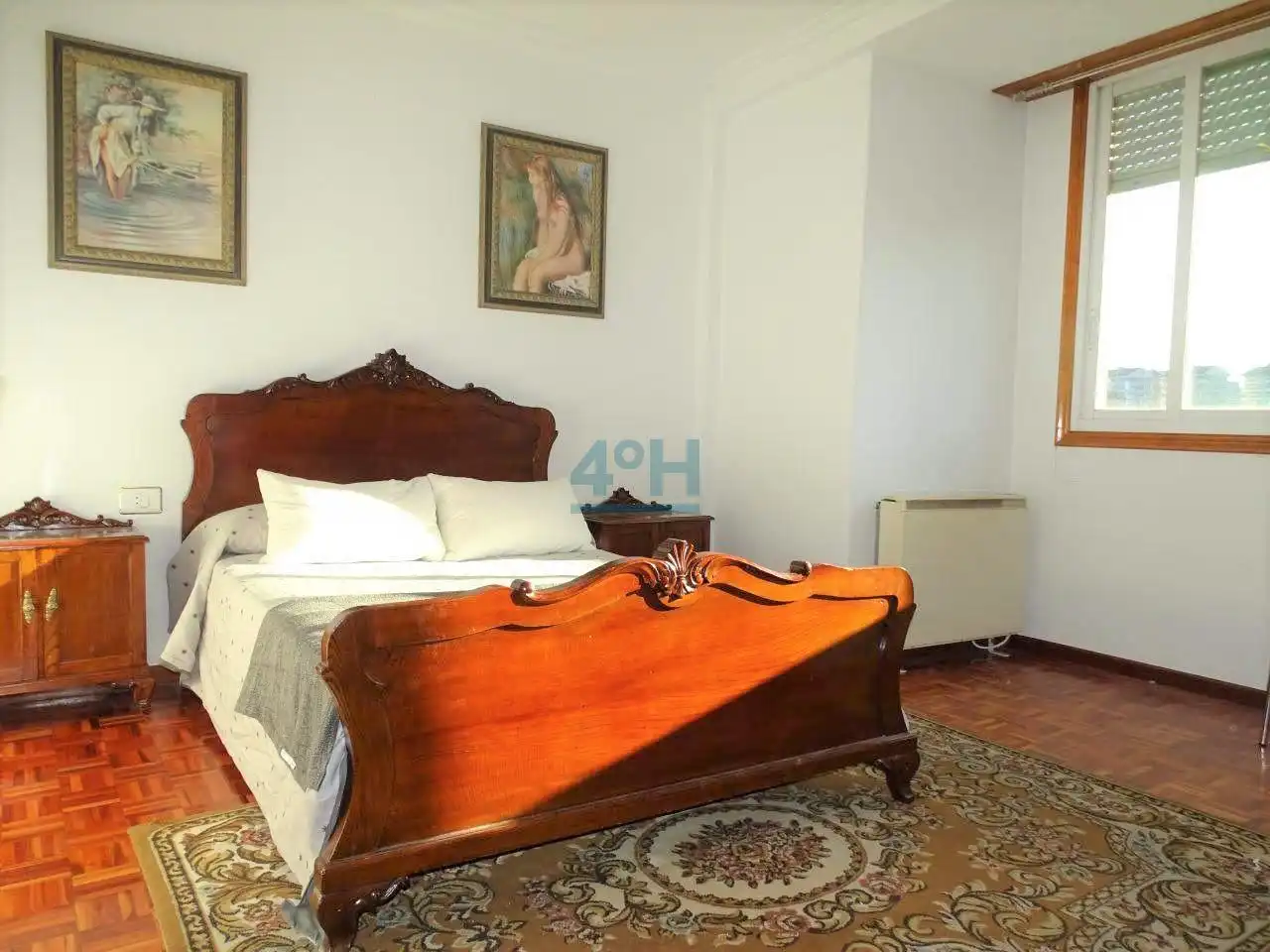 Dormitori de Apartament en venda en Ourense Capital  amb Calefacció, Parquet i Moblat