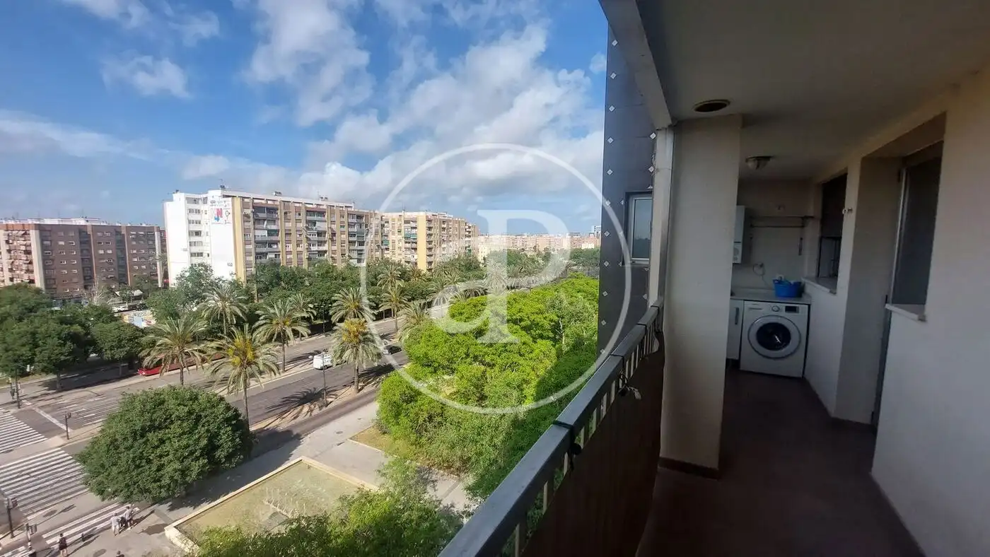 Exterior view of Flat for rent in Valencia  with Air Conditioner, Terrace and Furnished