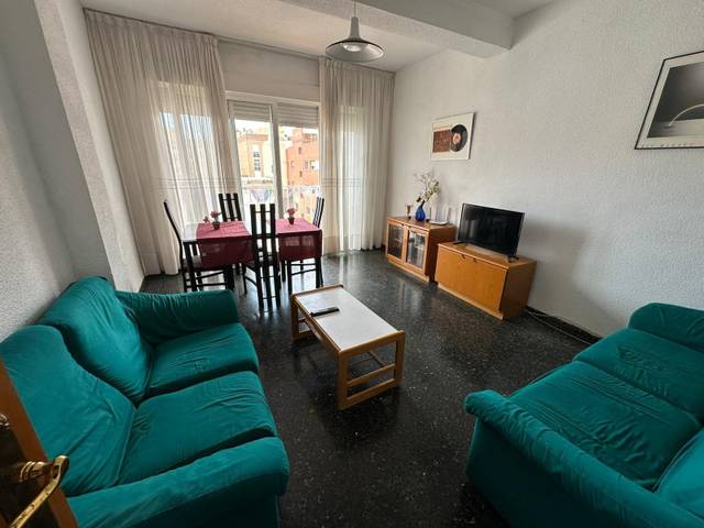 Piso en Alquiler en Calle de Alfonso XIII en Casco Antiguo