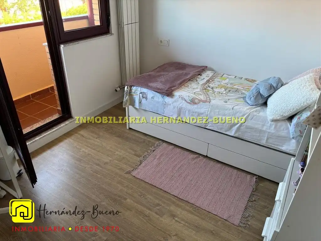 Habitación de Dúplex de alquiler en Salamanca con Calefacción, Terraza y Piscina