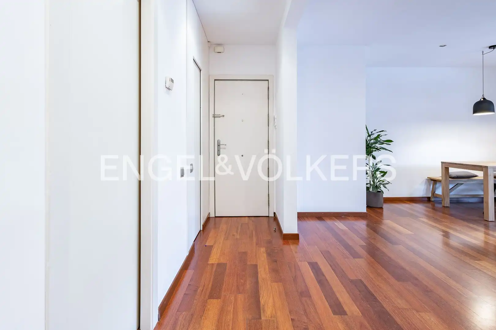 Piso en venta en Sant Cugat del Vallès con Aire acondicionado, Calefacción y Jardín privado