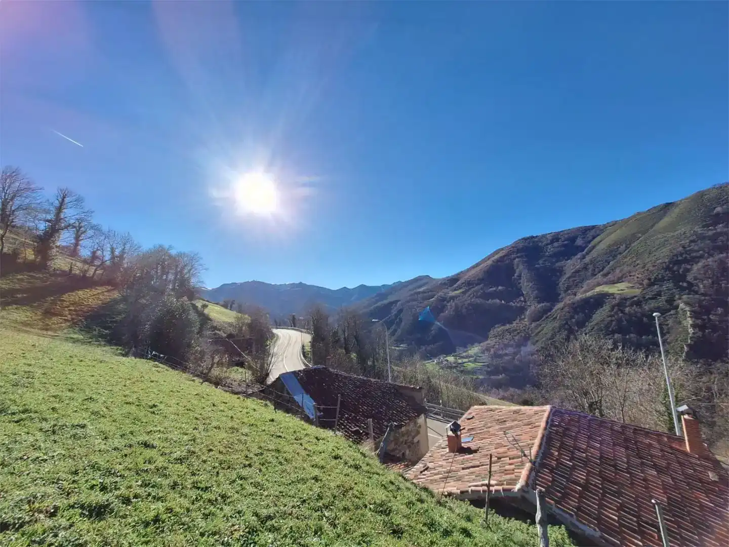 Vista exterior de Casa o xalet en venda en Lena