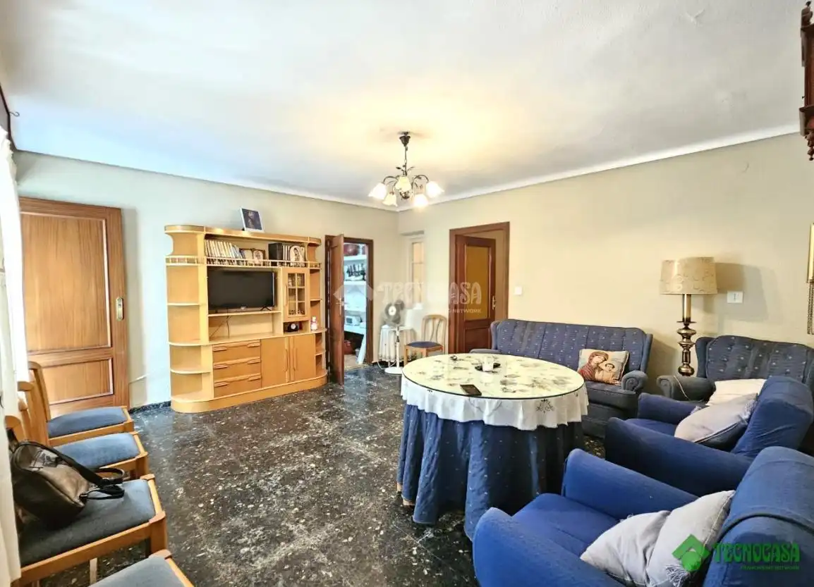 Sala d'estar de Casa adosada en venda en Balazote