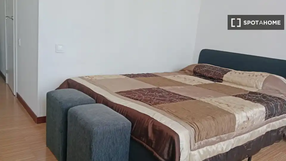 Bedroom of Flat for share in Badalona  with Air Conditioner, Terrace and Furnished
