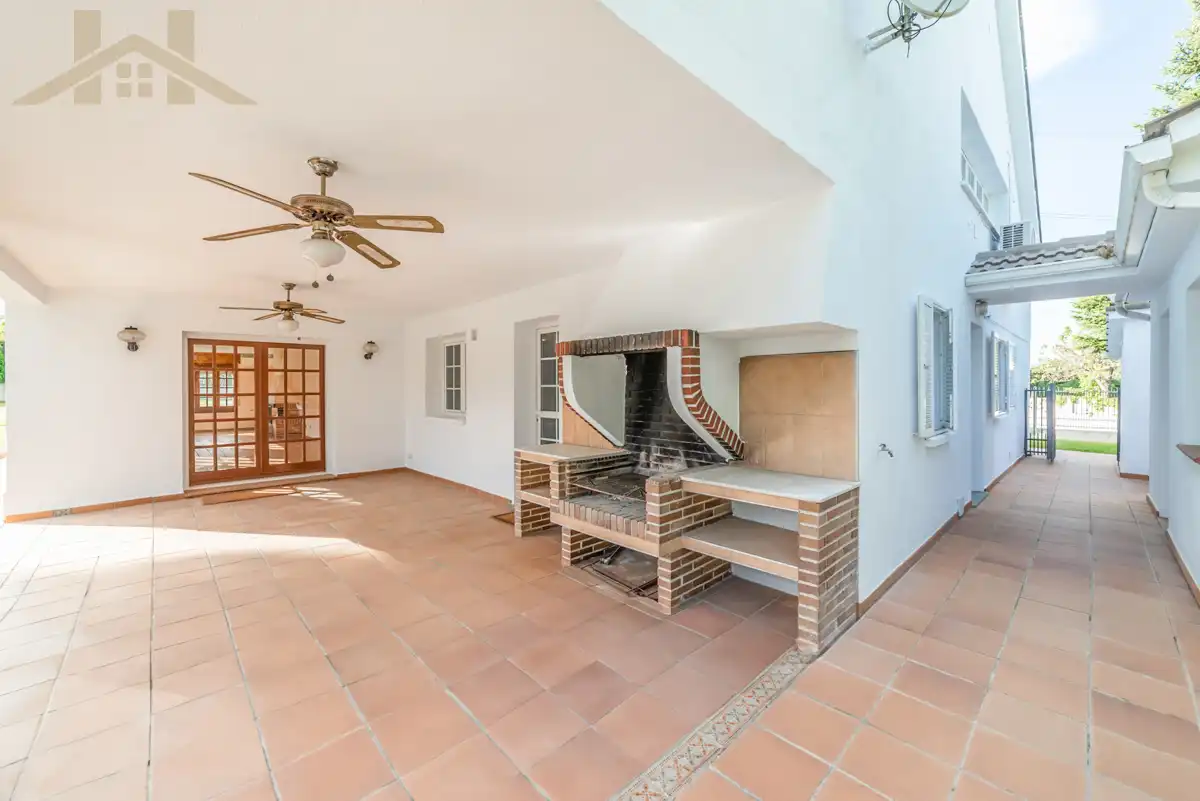 Houses for rent in Calle Cedros, Zona Monte El Pilar