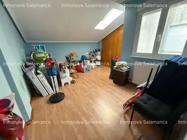Casa o chalet en venta en Vecinos con Calefacción, Terraza y Trastero
