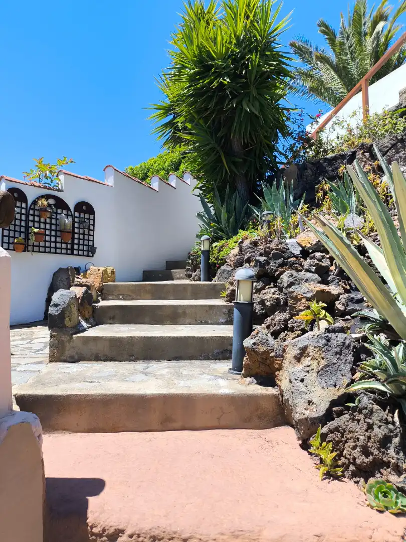 Vista exterior de Casa o xalet en venda en El Paso amb Aire condicionat, Calefacció i Jardí privat