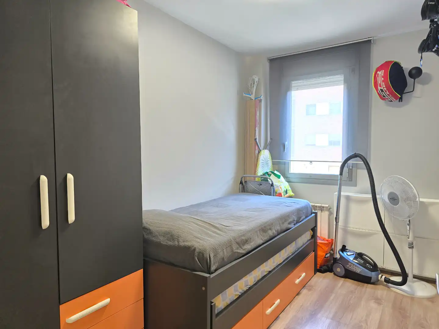 Habitación de Piso en venta en Sabadell con Calefacción, Parquet y Terraza