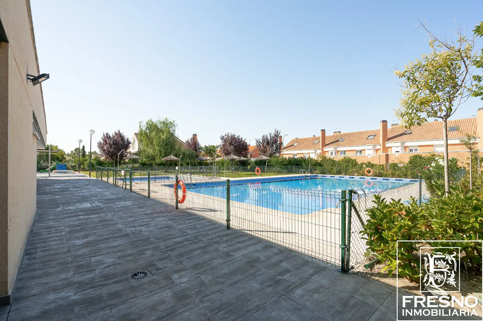 Piscina de Casa adosada en venda en Cobeña amb Aire condicionat, Calefacció i Jardí privat