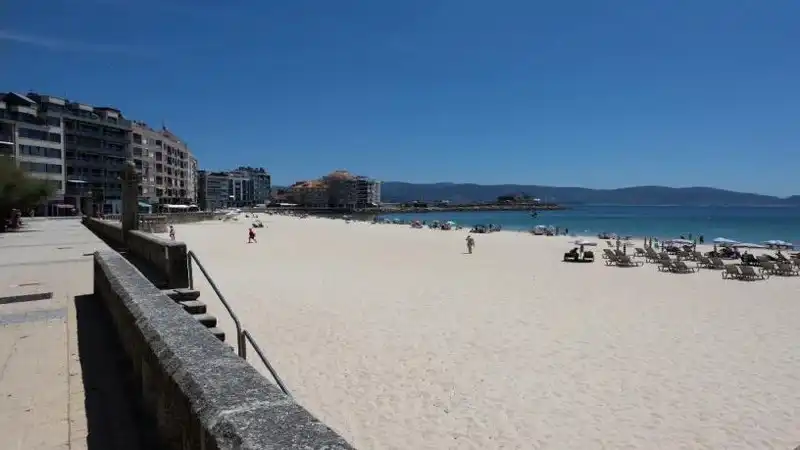 Vista exterior de Oficina en venta en Sanxenxo