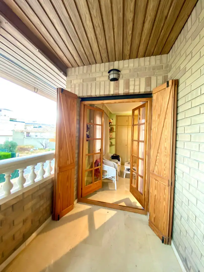 Casa adosada en venda en Elda amb Aire condicionat, Calefacció i Balcó
