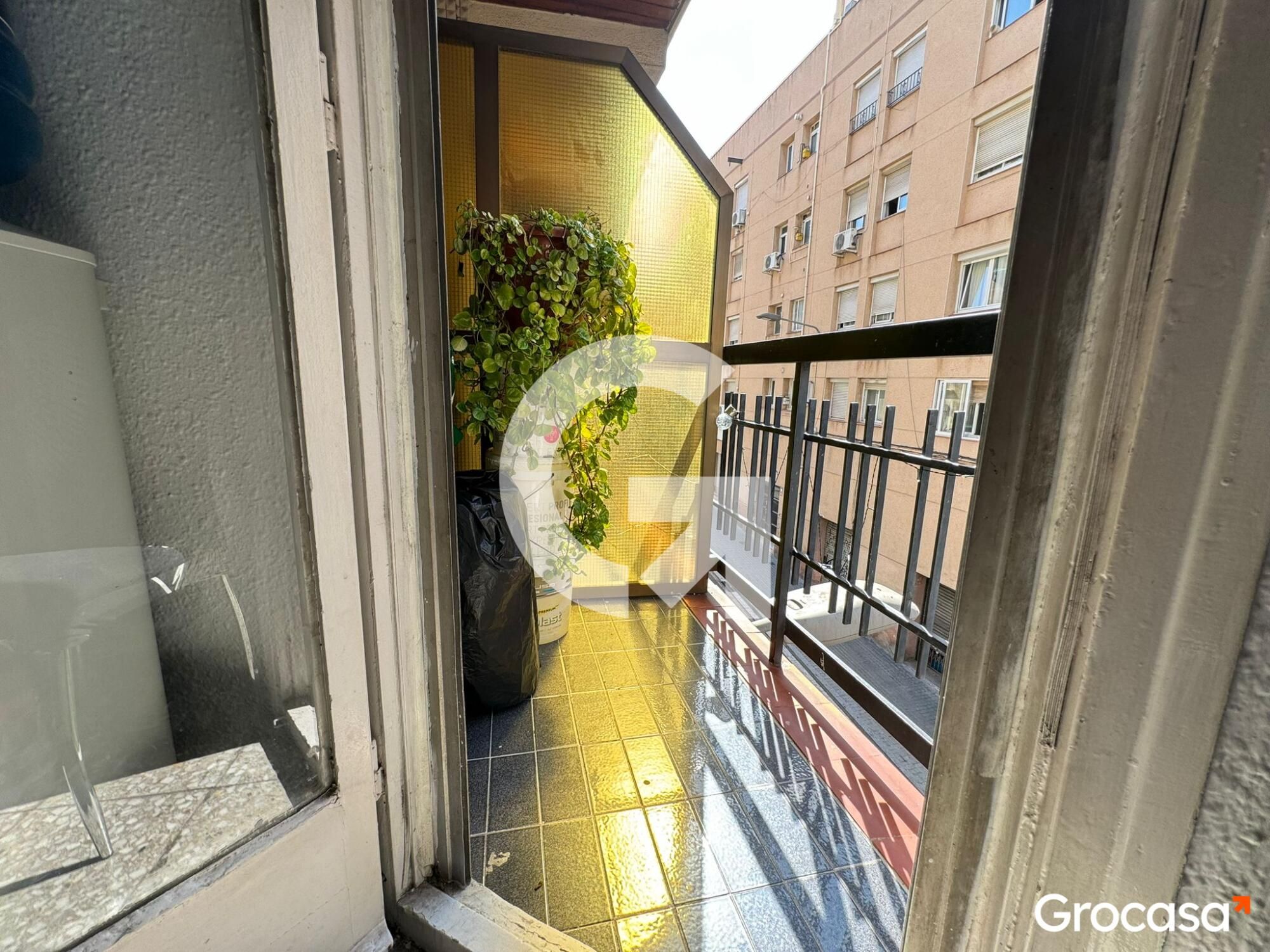 Terraza de Piso en venta en L'Hospitalet de Llobregat con Horno y Balcón