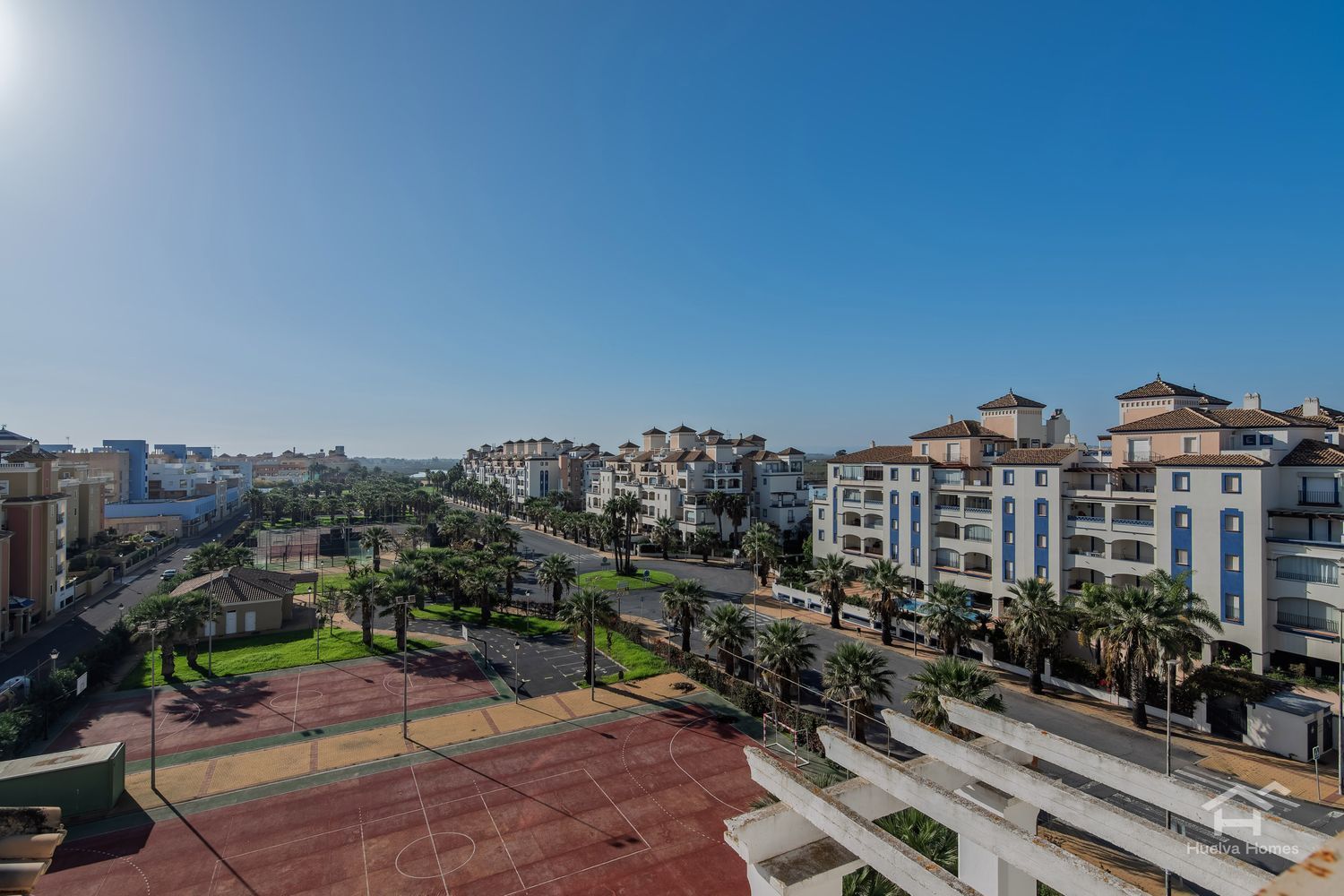 Vista exterior de Pis en venda en Ayamonte amb Aire condicionat, Jardí privat i Terrassa