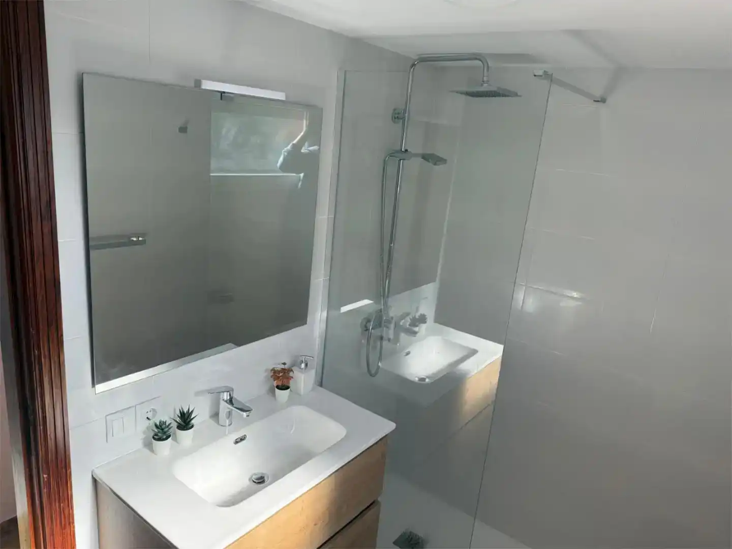 Badezimmer von Erdgeschoss zur Miete in Las Palmas de Gran Canaria mit Privatgarten und Waschmaschine