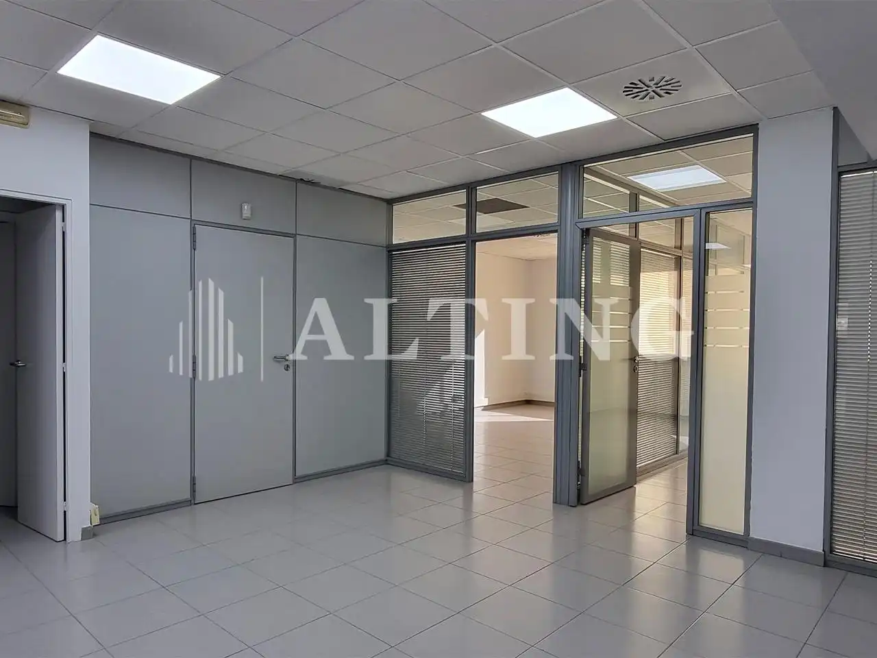 Office space with lift to rent in Entença, imagen 16