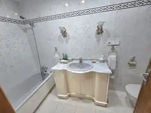 Baño de Piso en venta en Valencia con Aire acondicionado, Calefacción y Amueblado