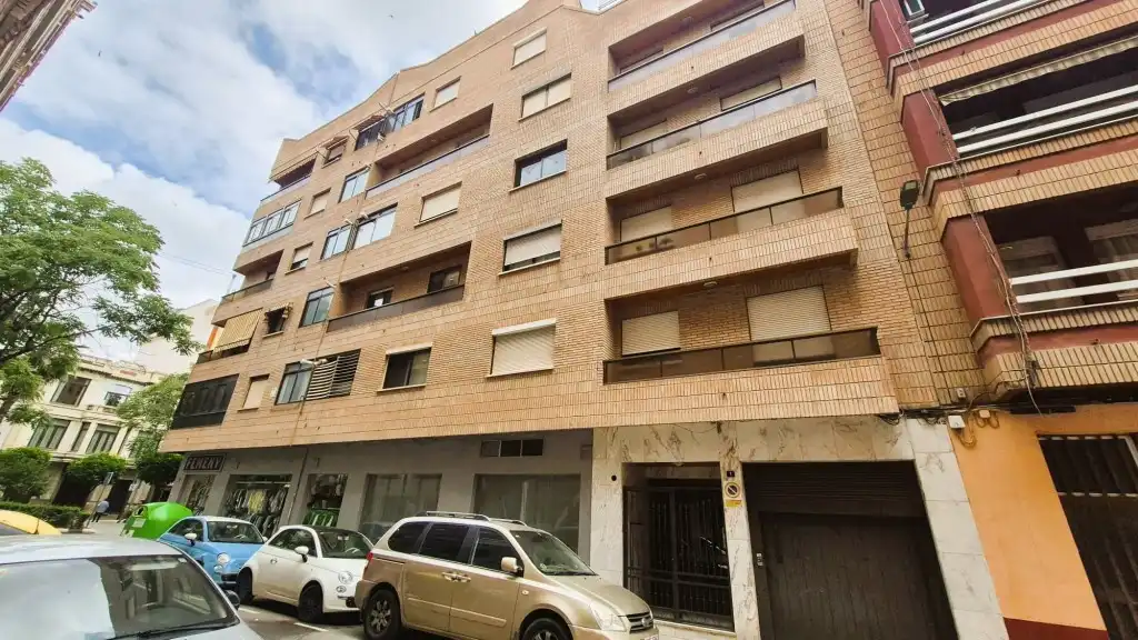 Vista exterior de Piso en venta en Torrent con Balcón