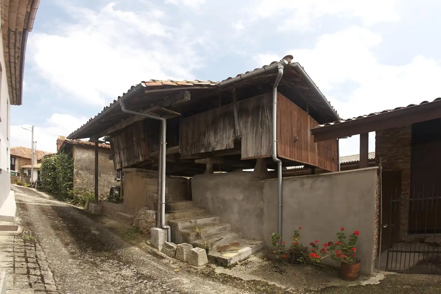 Exterior view of Houses for sale in Pravia  with Private garden and Terrace