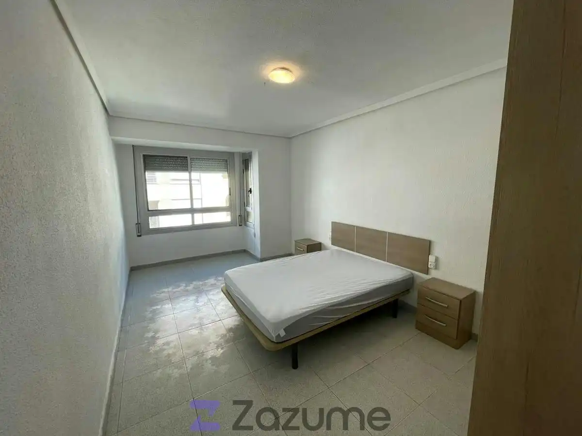 Schlafzimmer von Wohnung zur Miete in Ontinyent mit Klimaanlage, Abstellraum und Möbliert