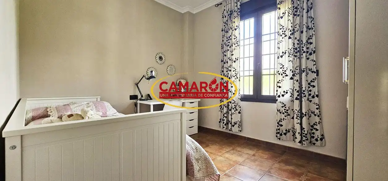 Dormitori de Casa o xalet en venda en Coria del Río amb Aire condicionat